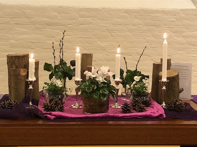 Lees meer over het artikel Bloemschikking advent en Kerst 2025